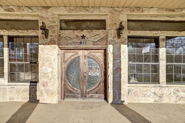 Building Photo - 411 Kaufman St