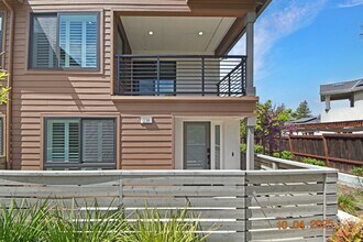 Building Photo - LuxurSmart Townhome with Solar | 3 Bed | 3.5 Bath | Built in 2021 | Walk to Sprouts/Dining