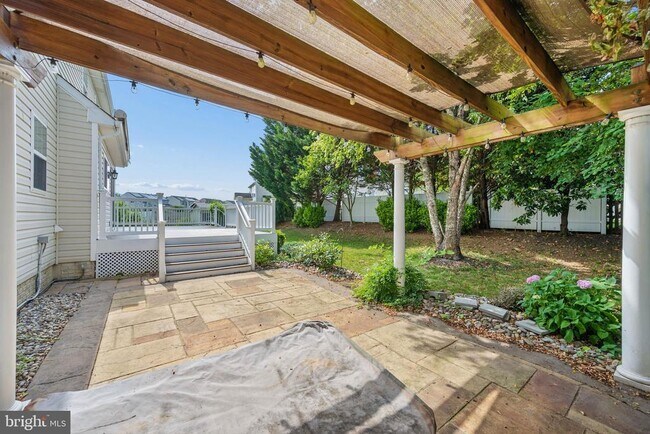 Building Photo - 110 Bedrock Dr