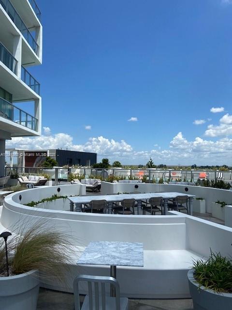 Building Photo - 2000 Metropica Wy