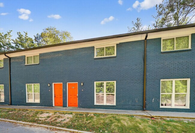 Building Photo - 5271 W Fayetteville Rd