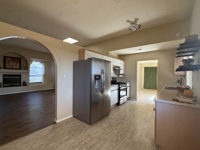 Building Photo - 7200 Whippoorwill Ln NE