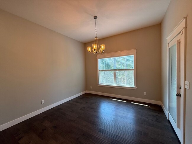 Building Photo - Gorgeous 4Bedroom House, on spacious 2 acres