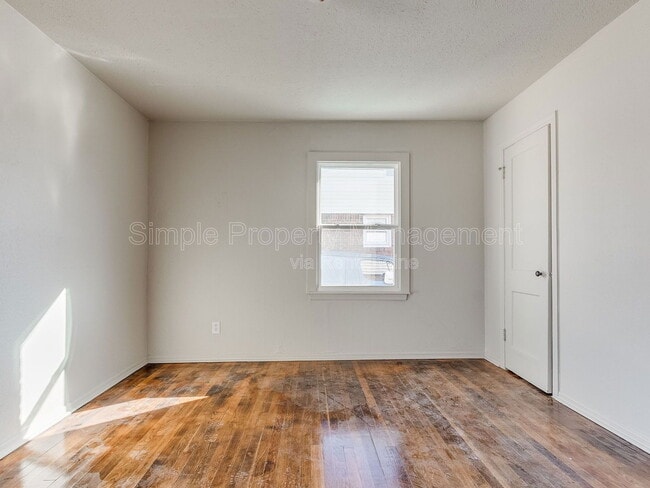 Building Photo - 517 E Boeing Dr