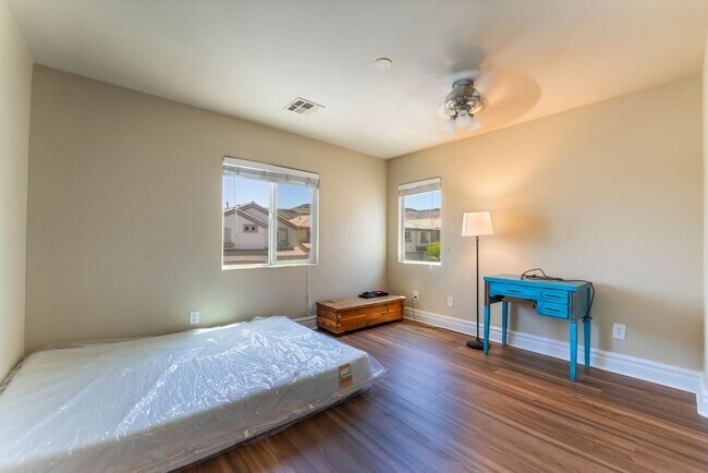 Building Photo - Charming 3 Bedroom Home in the Heart of So...