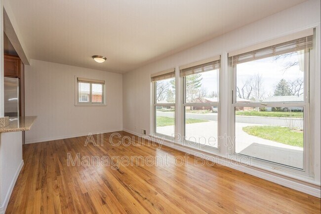 Building Photo - 425 S 40th St