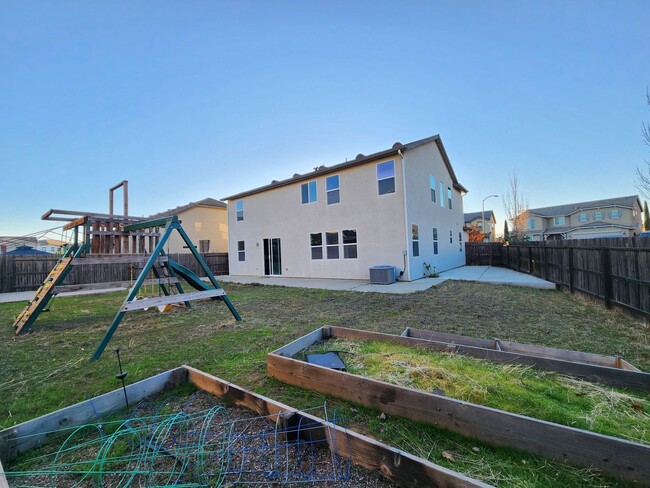 Building Photo - 9549 Cherry Grove Cir