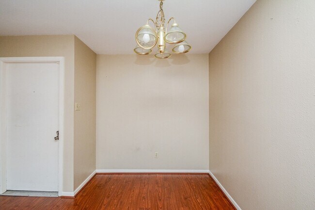 Building Photo - 8519 Hearth Dr