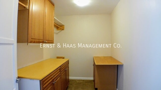 Building Photo - 3138 Shadypark Dr