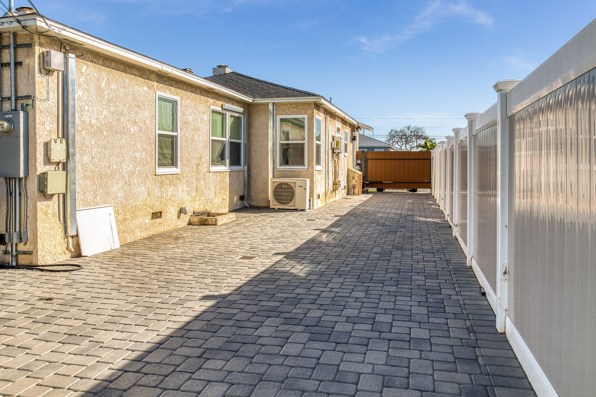 Building Photo - 2331 Belmont Ave