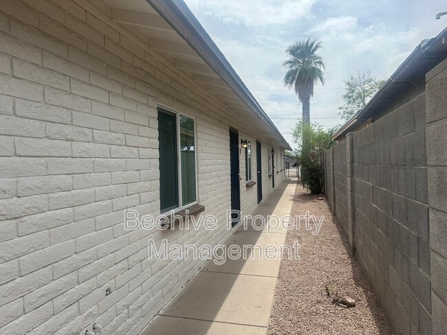 Building Photo - 1429 E Fillmore St