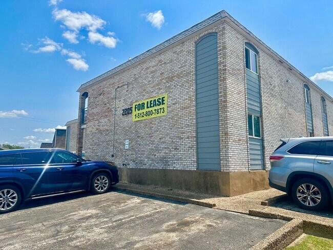 Primary Photo - 1 BED 1 BATH IN AUSTIN TX!