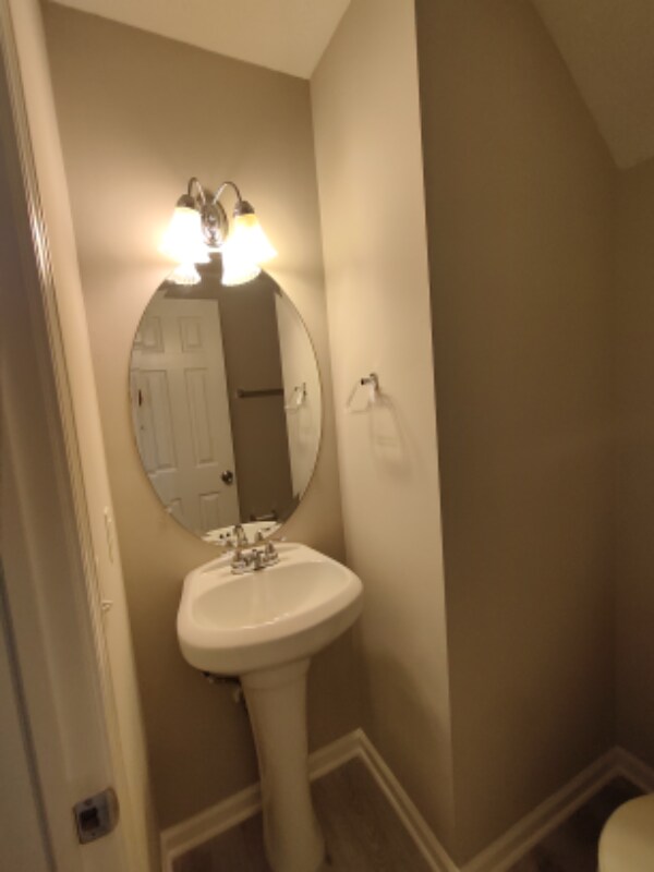 Building Photo - 289 Silver Ridge Dr