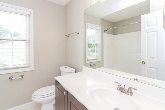 Building Photo - 1005 Crooked Creek Ct SE