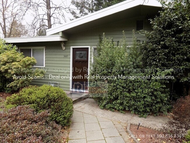 Building Photo - 3885 SW 102nd Ave