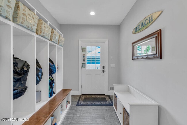 Building Photo - 300 Salem Ave