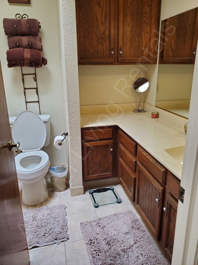 Building Photo - FURNISHED WITH POOL JANUARY - MARCH 2026