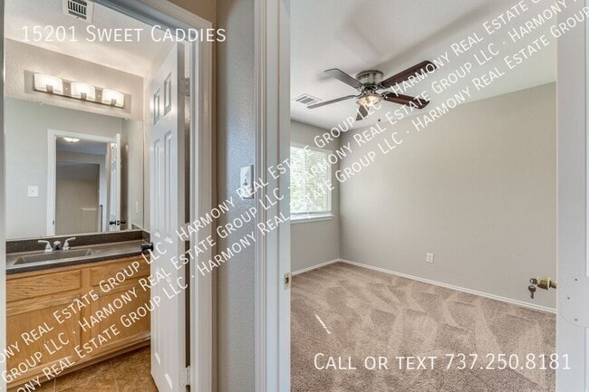 Building Photo - 15201 Sweet Caddies Dr