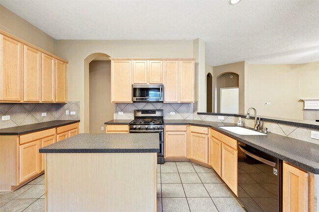 Building Photo - 6903 Summer Bridge Ln