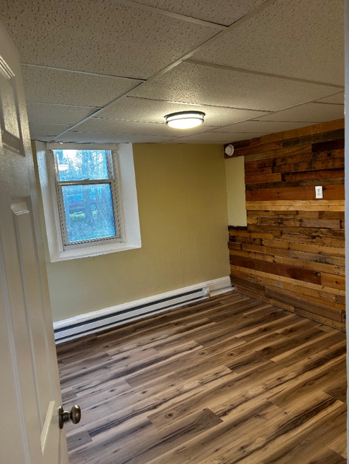 Building Photo - 92 Farview St