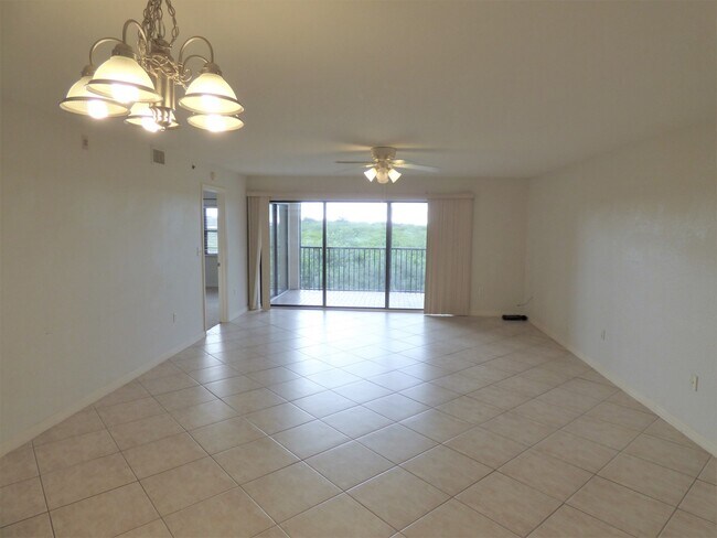 Building Photo - Rolls Landing Condo- Gated community with all the features
