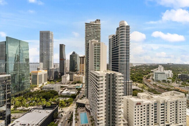 Building Photo - 1100S S Miami Ave