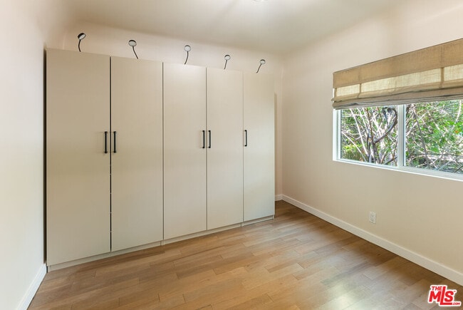 Building Photo - 6208 Hayes Ave