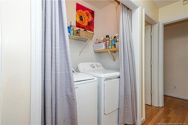 Building Photo - 184 E 12 Oaks Rd