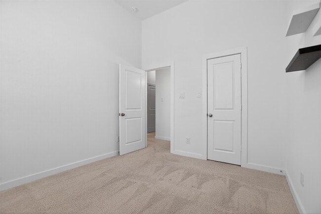 Building Photo - 16607 Lake Austin St