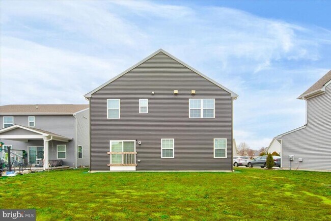 Building Photo - 9437 Rolling Green Dr