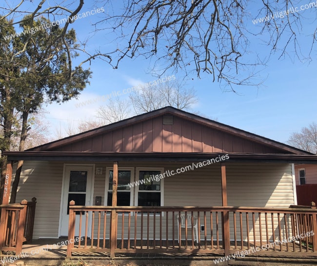 Building Photo - Discover comfort, convenience, and quality living in this beautifully updated 3-bedroom home! Wit...