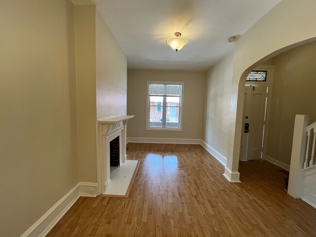 Building Photo - 350 Ophelia St