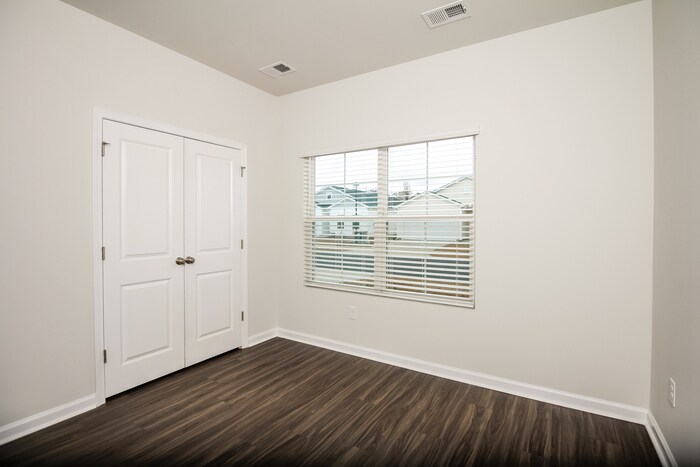 Building Photo - 184 Dorian Lp