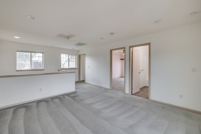 Building Photo - Beautiful Two-Story Home for Rent in the C...