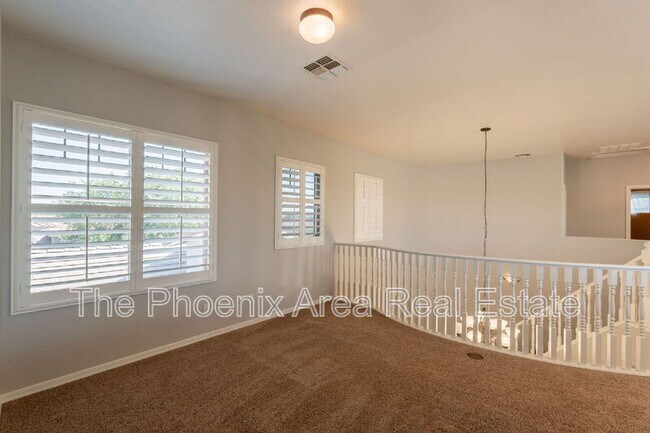Building Photo - 716 E Runaway Bay Pl
