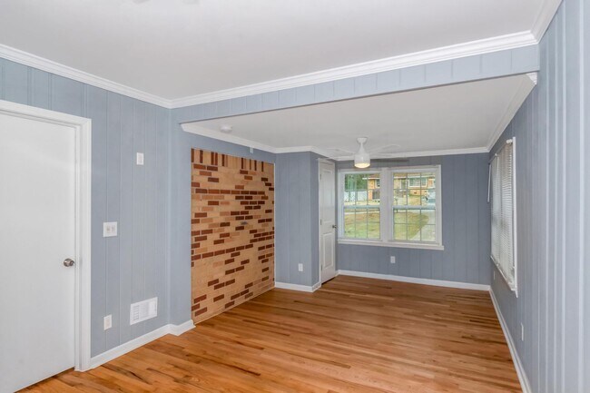 Building Photo - 2019 Knight Ct SE