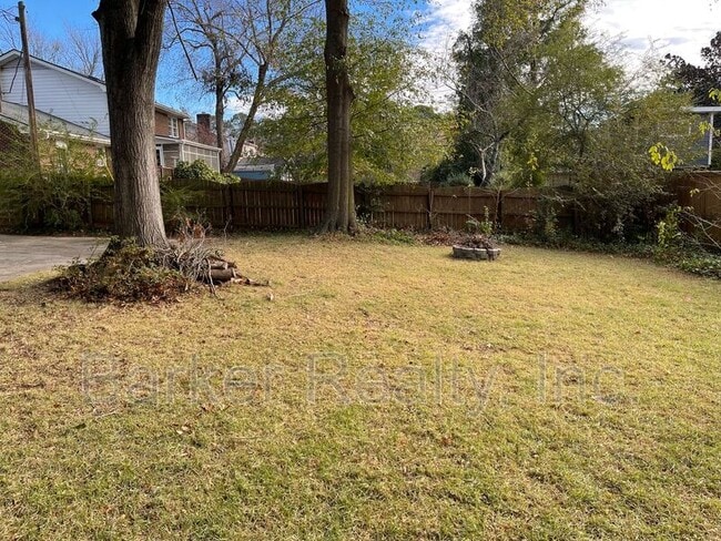 Building Photo - 1008 Deerfield Rd