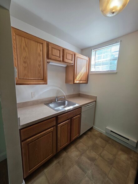 Kitchen - 152 Church St