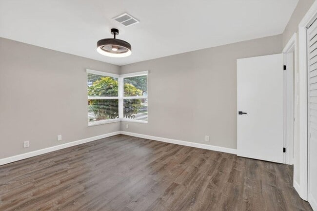 Building Photo - 3068 NW 25th Way