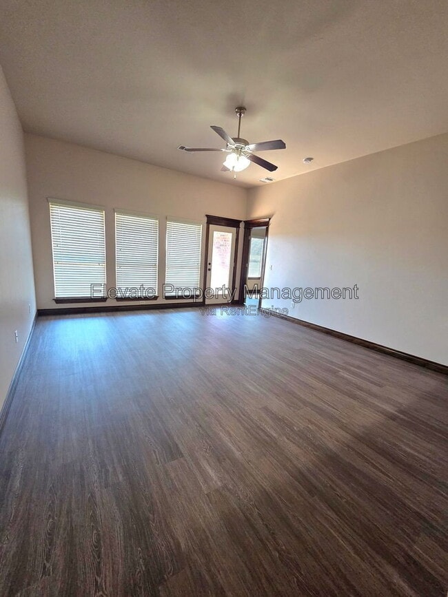 Building Photo - 2300 Starwood Wy
