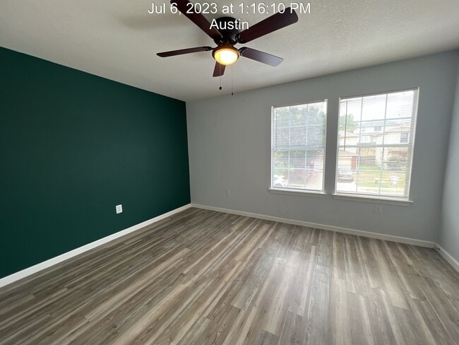 Building Photo - 5713 Silver Screen Dr