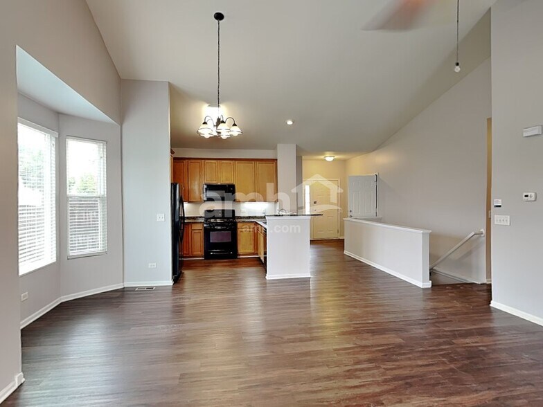 Building Photo - 1400 Bridgehampton Dr