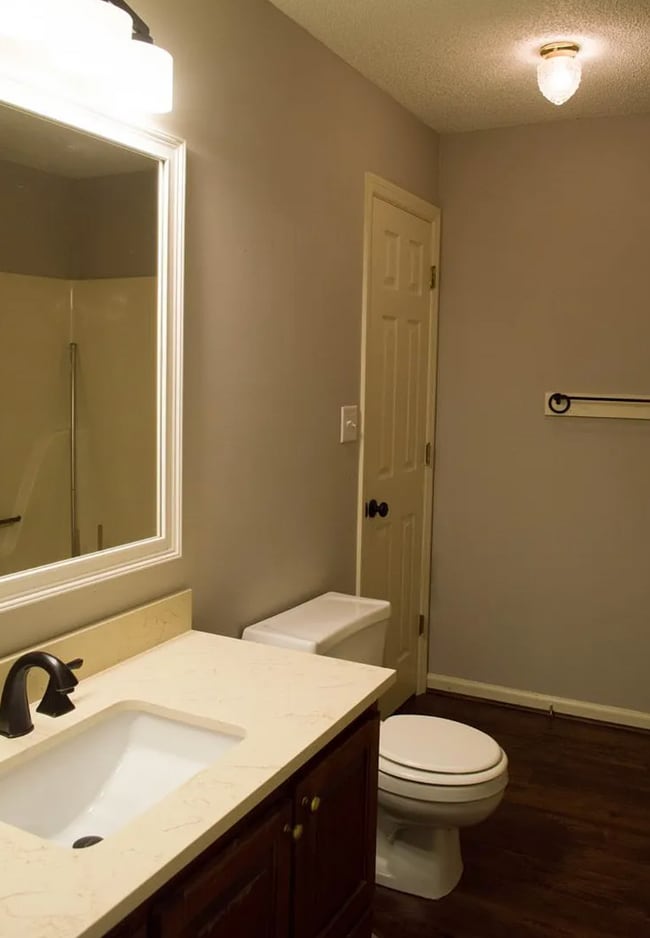 Building Photo - 1080 Maple Cir