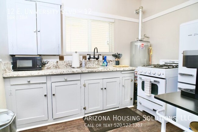 Building Photo - Furnished One Bedroom Downtown Tucson in H...