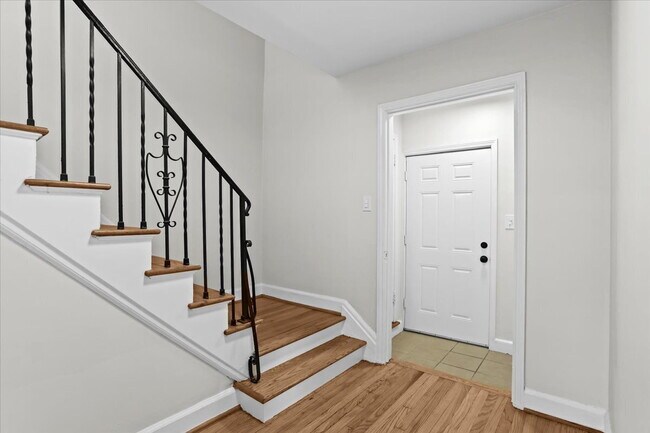 Building Photo - Modern Living in a Classic Detroit Neighborhood