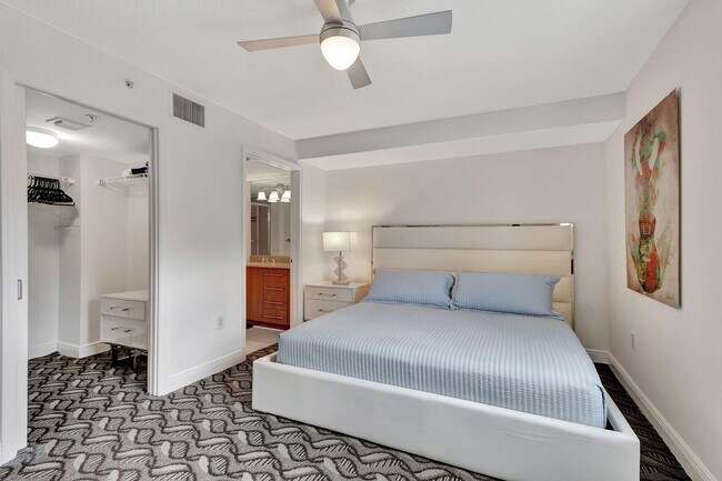 Building Photo - 610 Clematis St