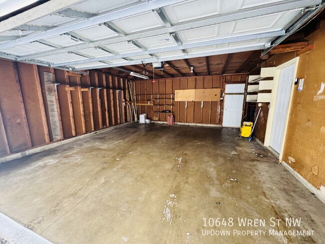 Building Photo - 10648 Wren St NW