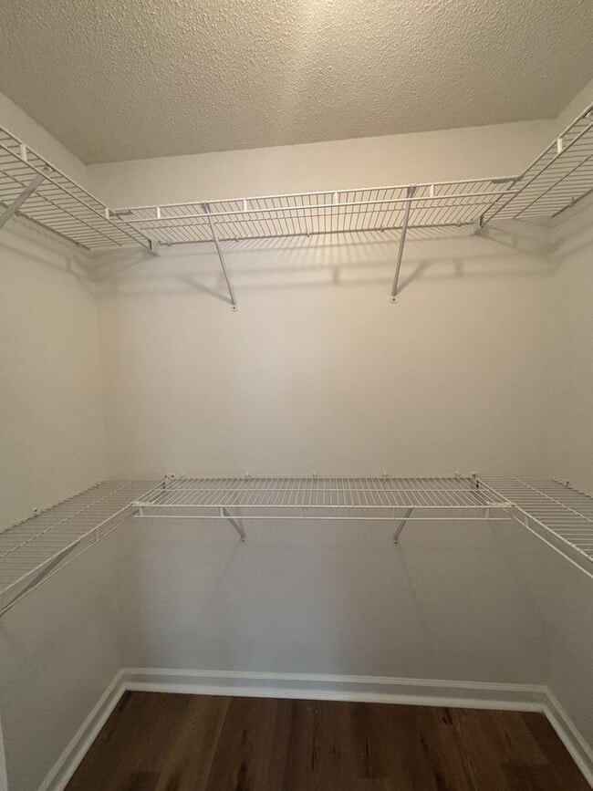 Building Photo - 2 Bed 2 Bath Pelham Available for immediat...