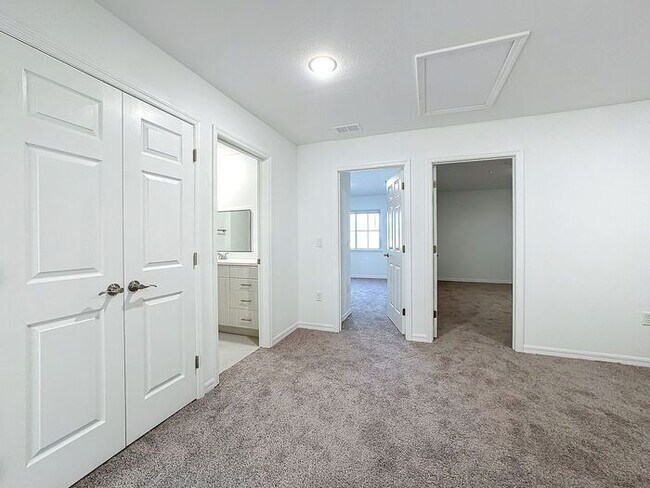 Building Photo - 1711 Barton Towne Cir