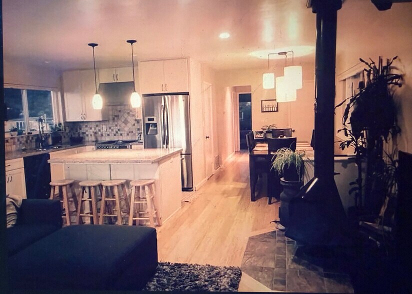 Building Photo - 233 Reichling Ave